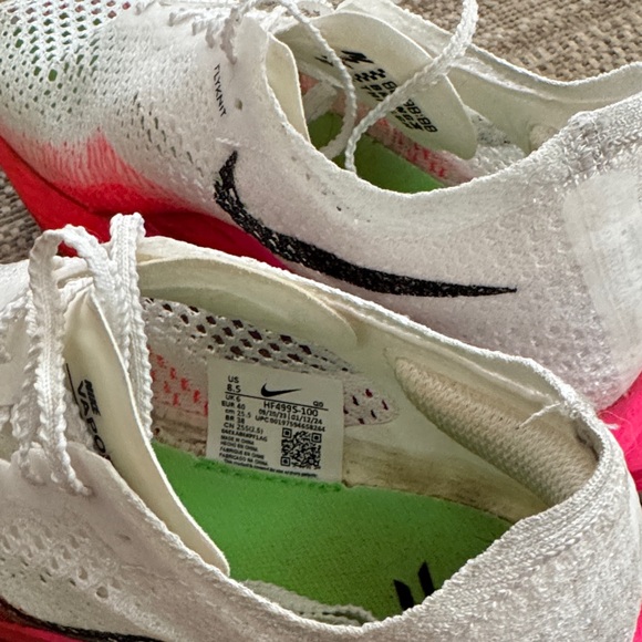 Nike Vaporfly Running Sneakers Carbon Plated - Picture 3 of 7